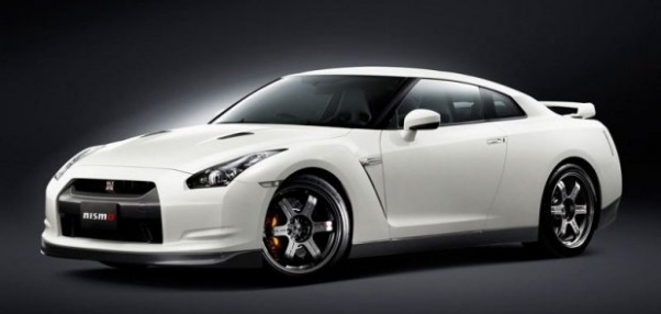 NISAN GTR.jpg